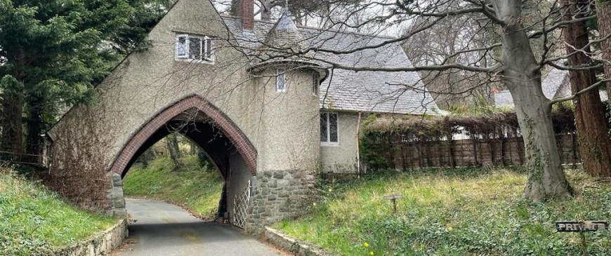 Conwy arts and crafts gatehouse lodge goes under the hammer